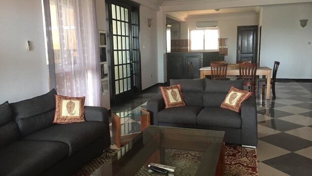Lobby sitting area - Carlton Lodge (Accra)