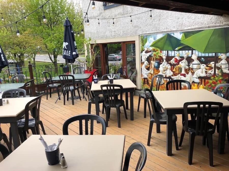 Dîner et brunch servis sur place