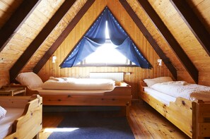 Cabana | 8 dormitoris, cortines opaques i habitacions insonoritzades