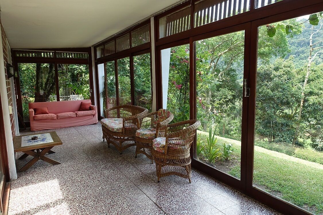 Site with panoramic views of the Atlantic forest and mountains, 10 minutes from downtown