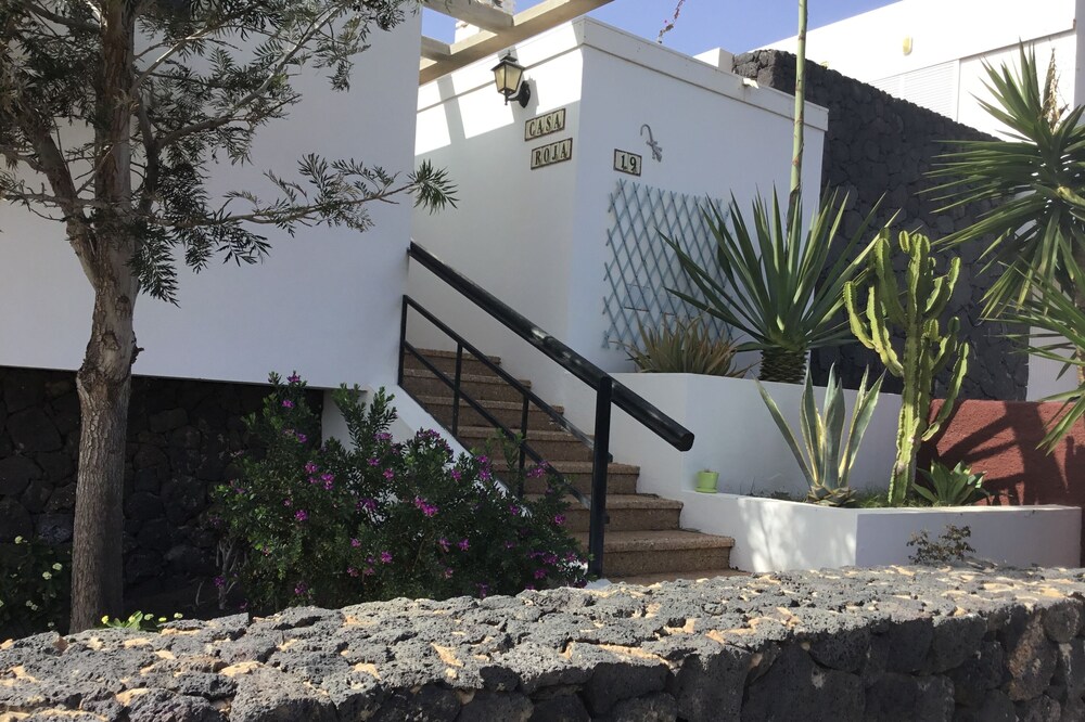 Casa Rioja. Fabulous 3 Bed 2 Bath villa in quiet location with sea views.