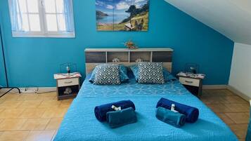 Double Room, Shared Bathroom | Blackout drapes, iron/ironing board, free WiFi, bed sheets
