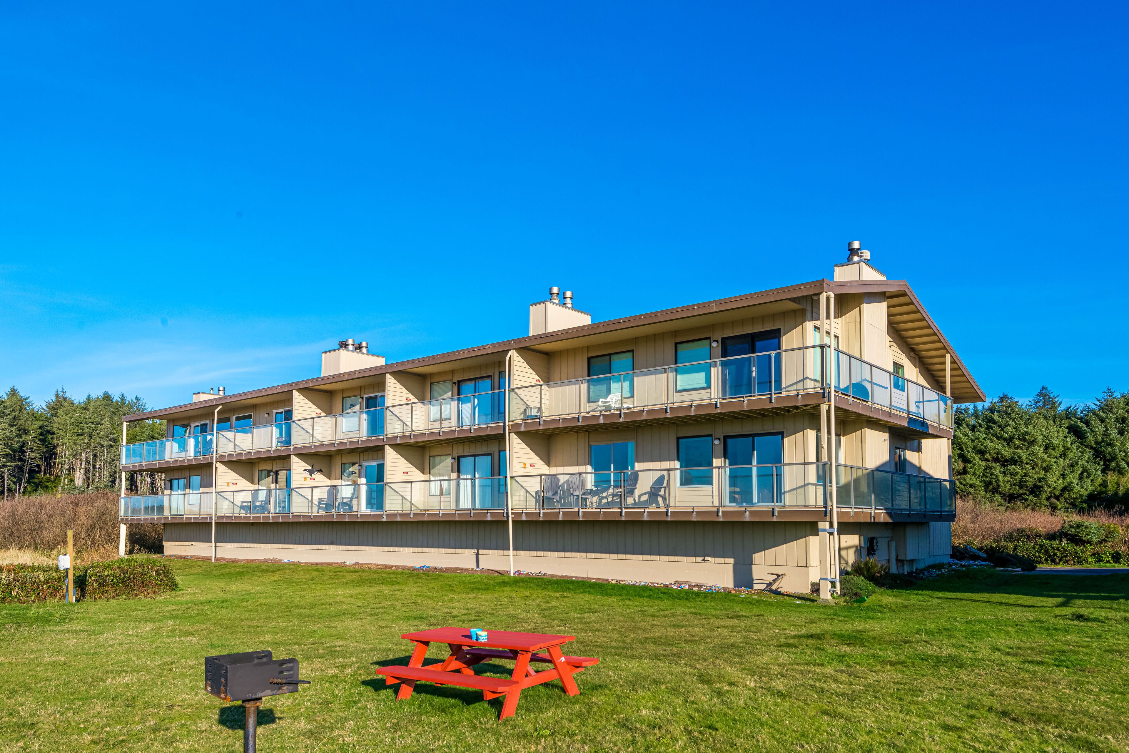 Top Floor Condo with Amazing Ocean Views