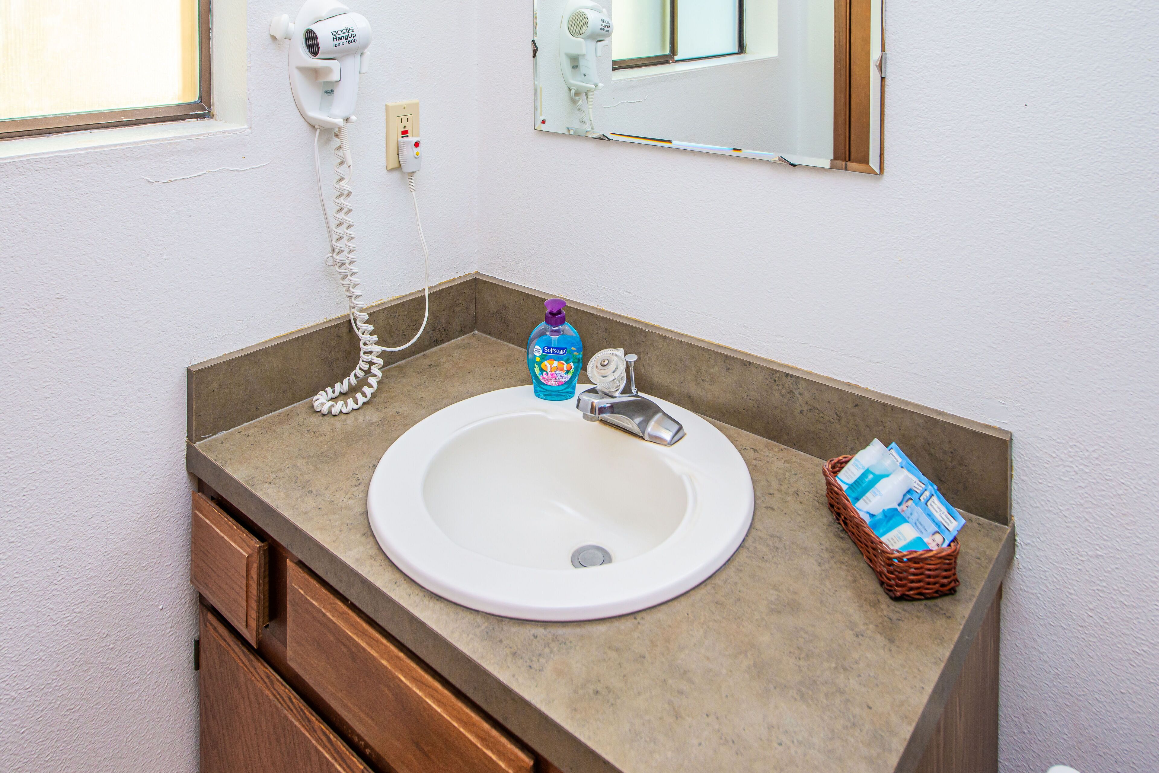 Top Floor Condo with Amazing Ocean Views