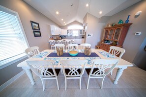 Dining - BEACHFRONT Beauty in the Dunes!!, 5BR/4BA Sleeps 10, 3 Community Pools! (St. George Island)