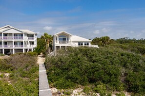 Exterior - 20% Discount Beachfront, 5BR/4BA Sleeps 10, 3 Community Pools! (St. George Island)