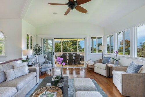 Ohana Kamalani: Lavish Fairwayfront Home w/Pool, AC & Stunning Sunsets!