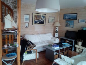 3 habitaciones y tabla de planchar con plancha 