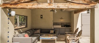 Bastide Blanche: Villa with swimming pool and pétanque court in Lourmarin.