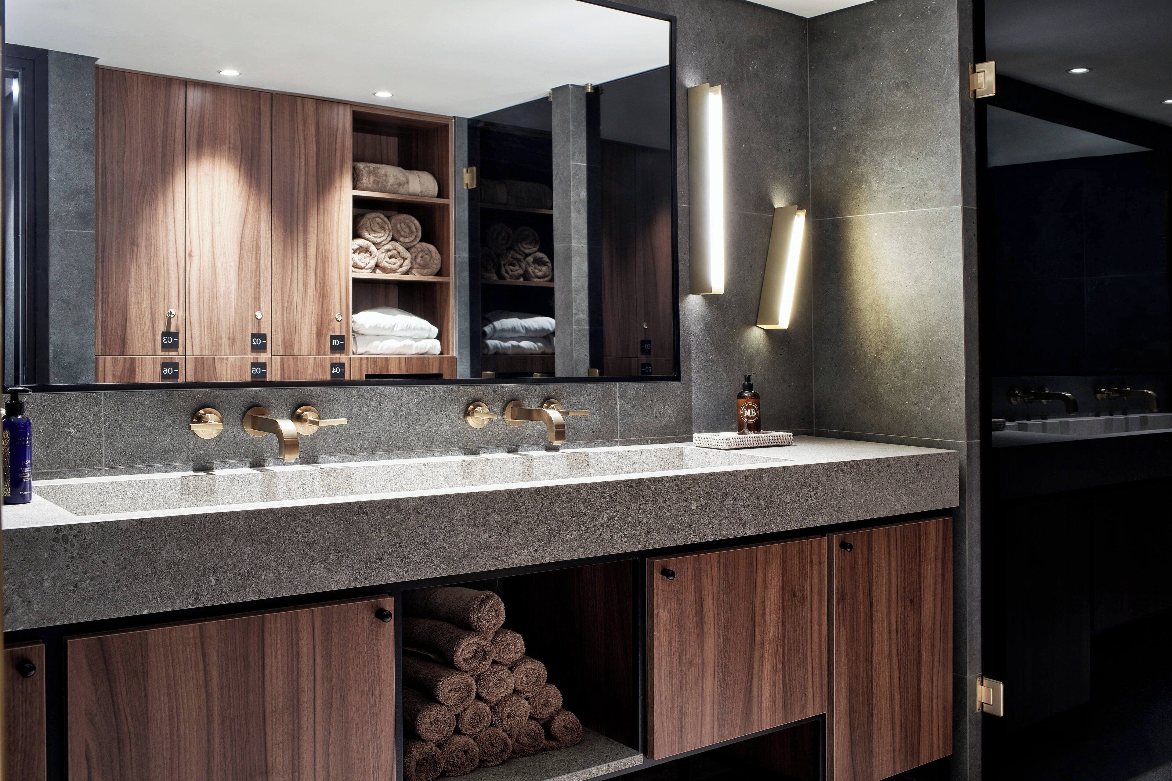 sauna, body treatments, aromatherapy, deep-tissue massages