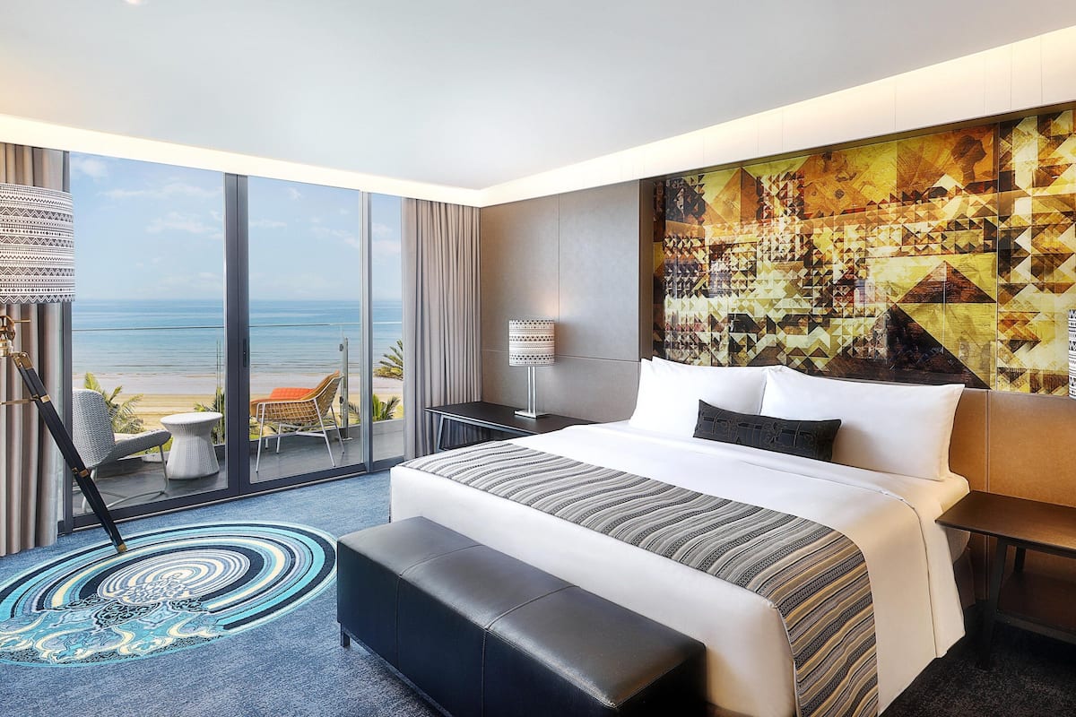 1 bedroom, egyptian cotton sheets, premium bedding, down duvets