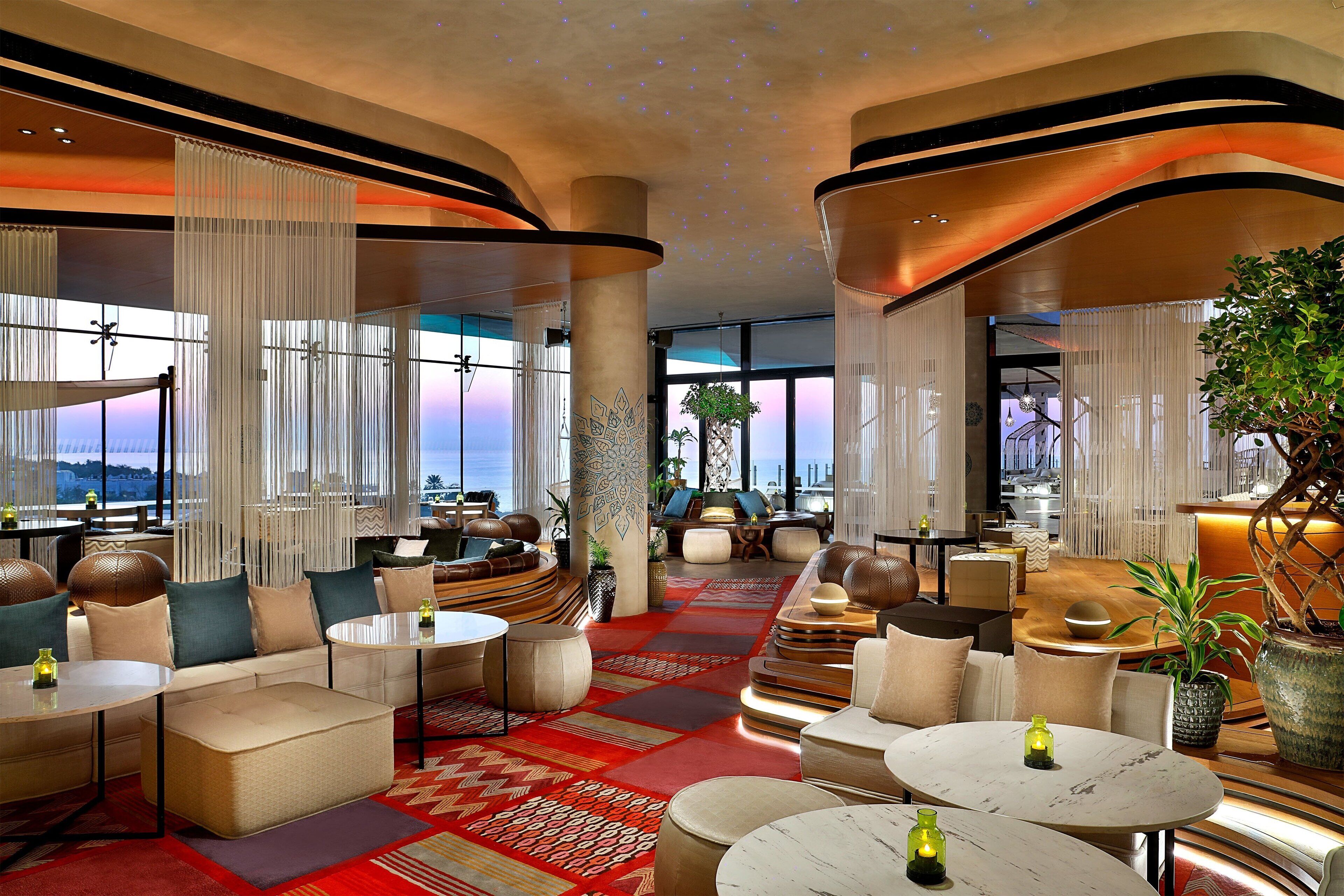 2 Bars/Lounges, 2 Poolbars