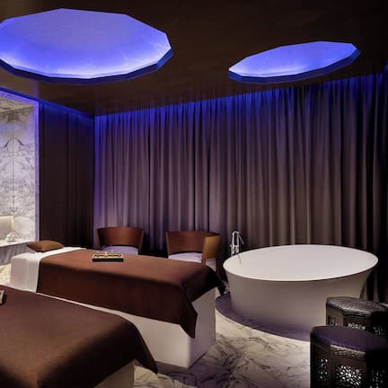 Couples treatment rooms, hot tub, steam room, Turkish bath