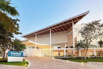 Hotel Exterior at Fairfield Inn & Suites by Marriott Cancun Airport
