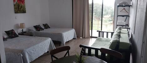 1 slaapkamer, een bureau, gratis wifi, beddengoed