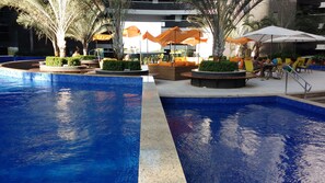 Indoor pool, outdoor pool - Apartment in Meireles Fortaleza at Landscape Beira-Mar (Meireles)