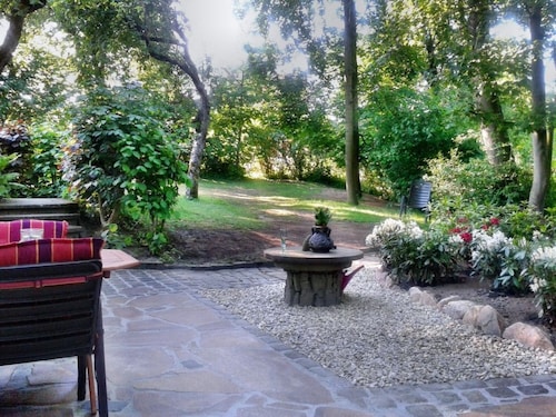 HR Cottage am Honigbach in the center of Coesfeld