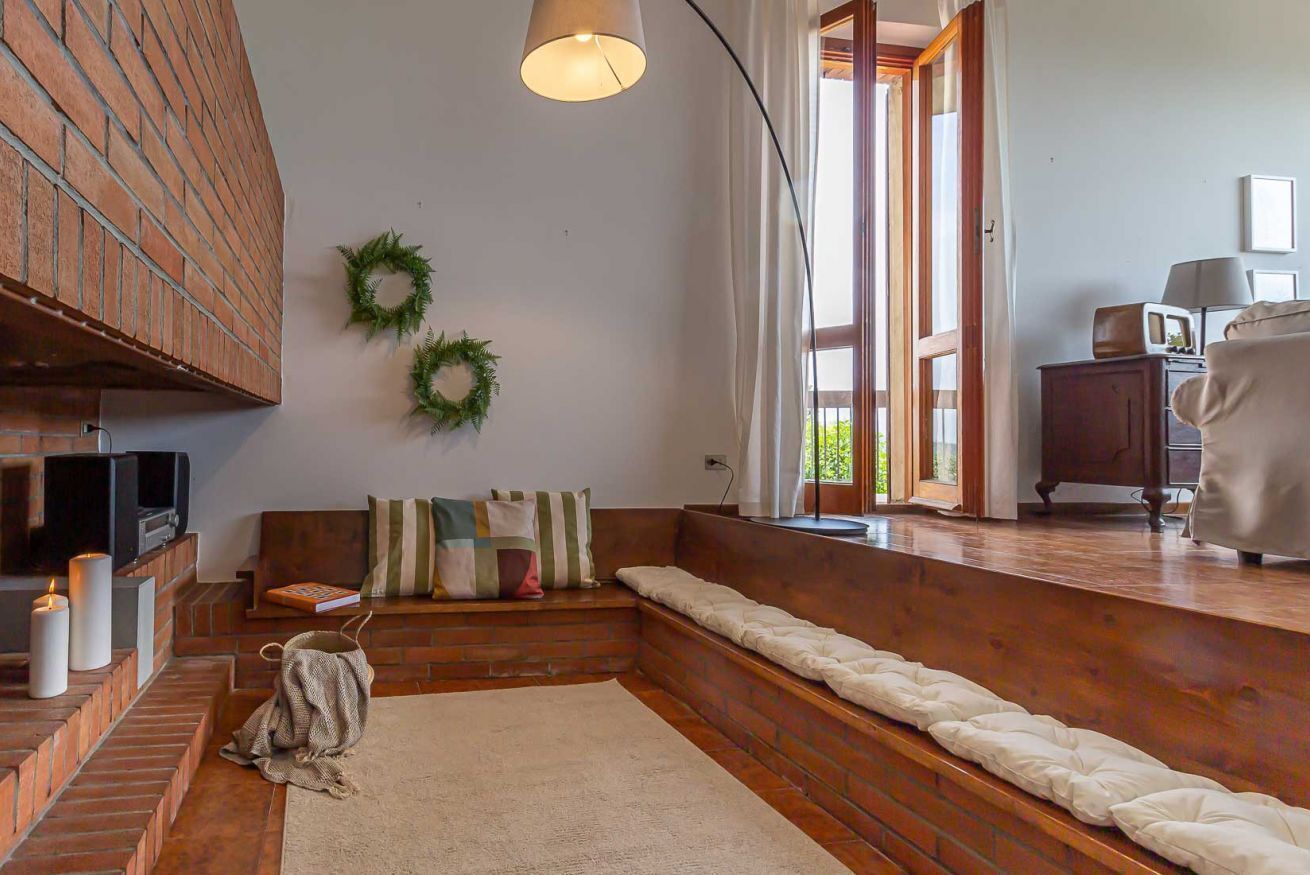 TV, caminetto, impianto stereo