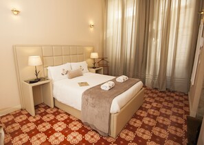 Schreibtisch, schallisolierte Zimmer, Bügeleisen/Bügelbrett, WLAN