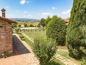 Property grounds - "Il Querciolo"   Apartment "Pozzale" for 2+2  people in a farmhouse in Valdichiana, in the heart of Tuscany (marciano della chiana)
