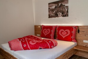 5 bedrooms, iron/ironing board, travel cot, free WiFi - Ötztal- Sennerhäusl - Luxurious dream vacation home in the Ötztal at the forefront (Sautens)