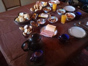 Tägliches inbegriffenes Frühstücksbuffet