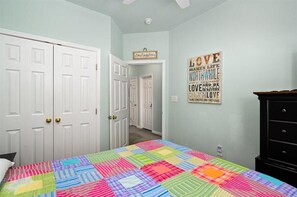 5 habitaciones, tabla de planchar con plancha y wifi gratis 