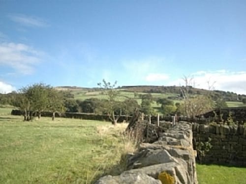 BRUNTHWAITE COTTAGE , Silsden, Nr Ilkley. Grade II.  Pet Friendly 