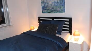 4 quartos, escrivaninha, quartos à prova de som