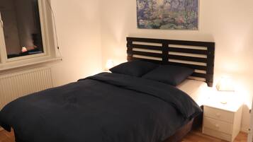 4 quartos, escrivaninha, quartos à prova de som