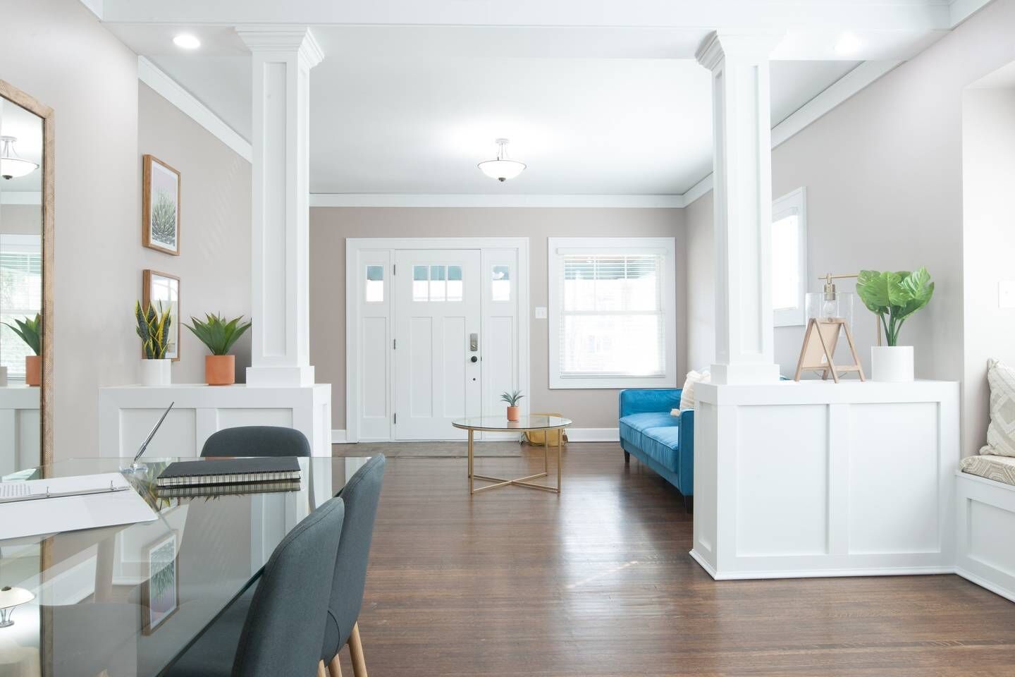 Adorable Remodeled Broadripple home walking distance to bars and restaurant. 