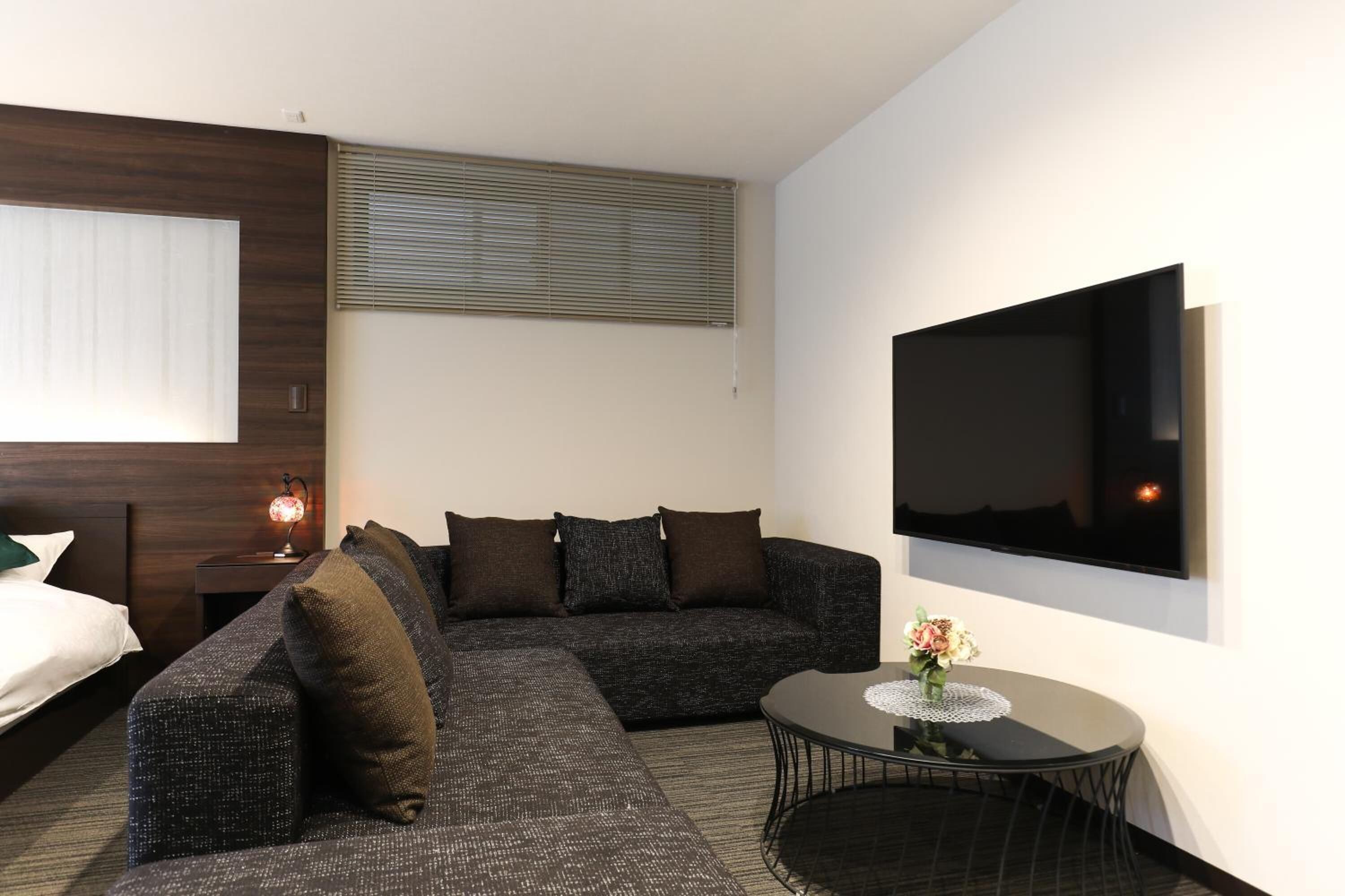 Een flatscreentelevisie