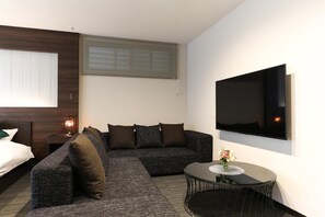 Flat-screen TV - GRAND BASE Hakata (Fukuoka)