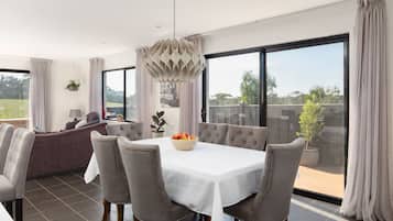 Ruokailu omassa huoneessa