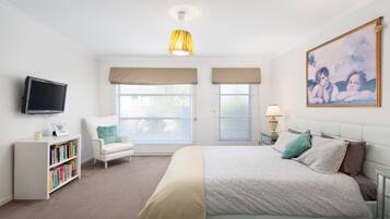 4 quartos, individualmente decorados, individualmente mobiliados