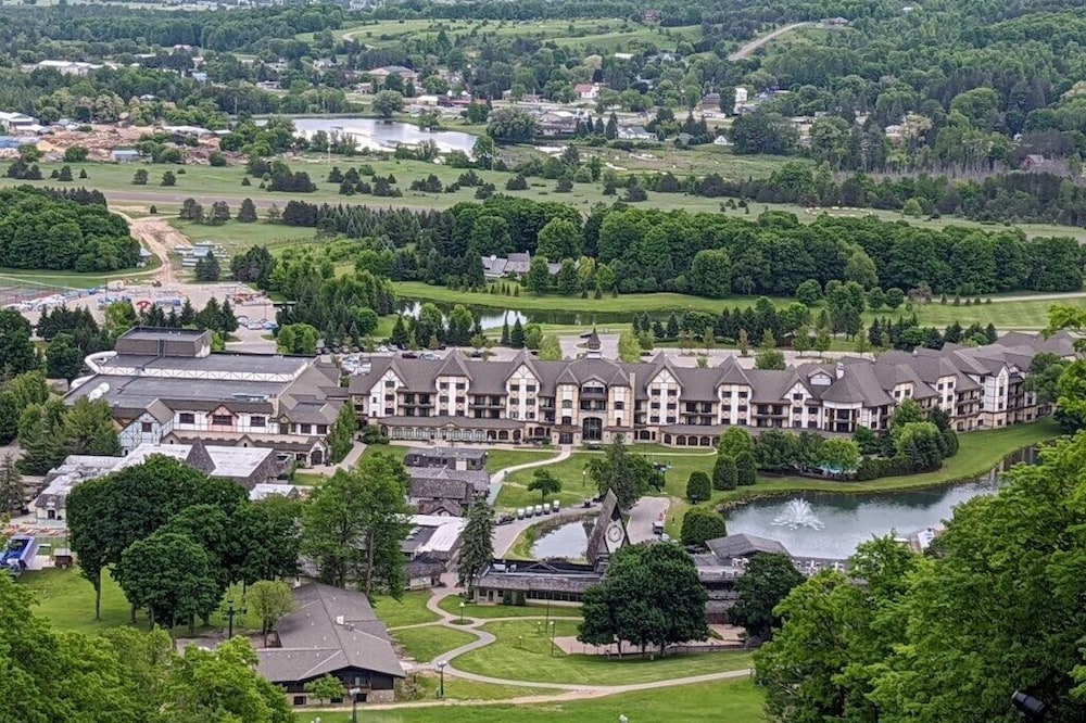 Breezy Mountain Run at Boyne, 1 Bedroom Suite