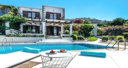 Nouveau sur le site villa "Sunshine" avec piscine, trĂšs proche de la plage