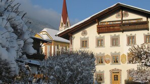 Exterior - NEW: Alpine style Apartment in a historic house in a idyllic Tyrolean valley (Telfes im Stubai)