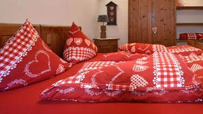 1 室のベッドルーム、WiFi (無料)、ベッドシーツ、車椅子でアクセスできる設備