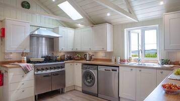 冰箱、微波炉、烤箱、炉灶