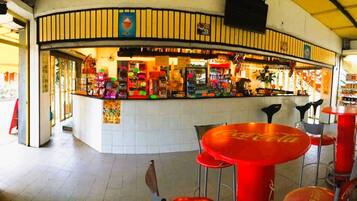 Bar (in der Unterkunft)