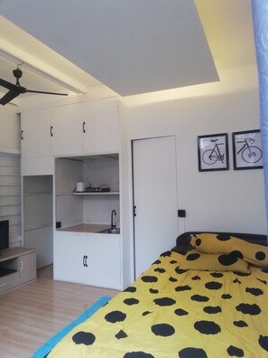 Economy Single Room, Multiple Beds | Iron/ironing board, free WiFi - Cat's Hostel (Siem Reap)