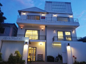 Front of property - Cat's Hostel (Siem Reap)