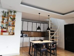 Dining - Cat's Hostel (Siem Reap)