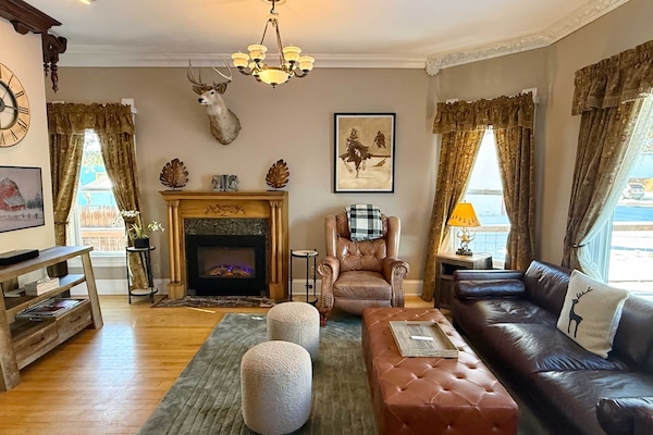 TV, fireplace, Netflix, streaming services