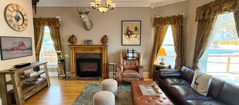 Big Groups - Sauna, Pool Table, Office, Pets OK