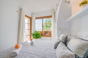 2 室のベッドルーム、アイロン / アイロン台、WiFi (無料)、ベッドシーツ