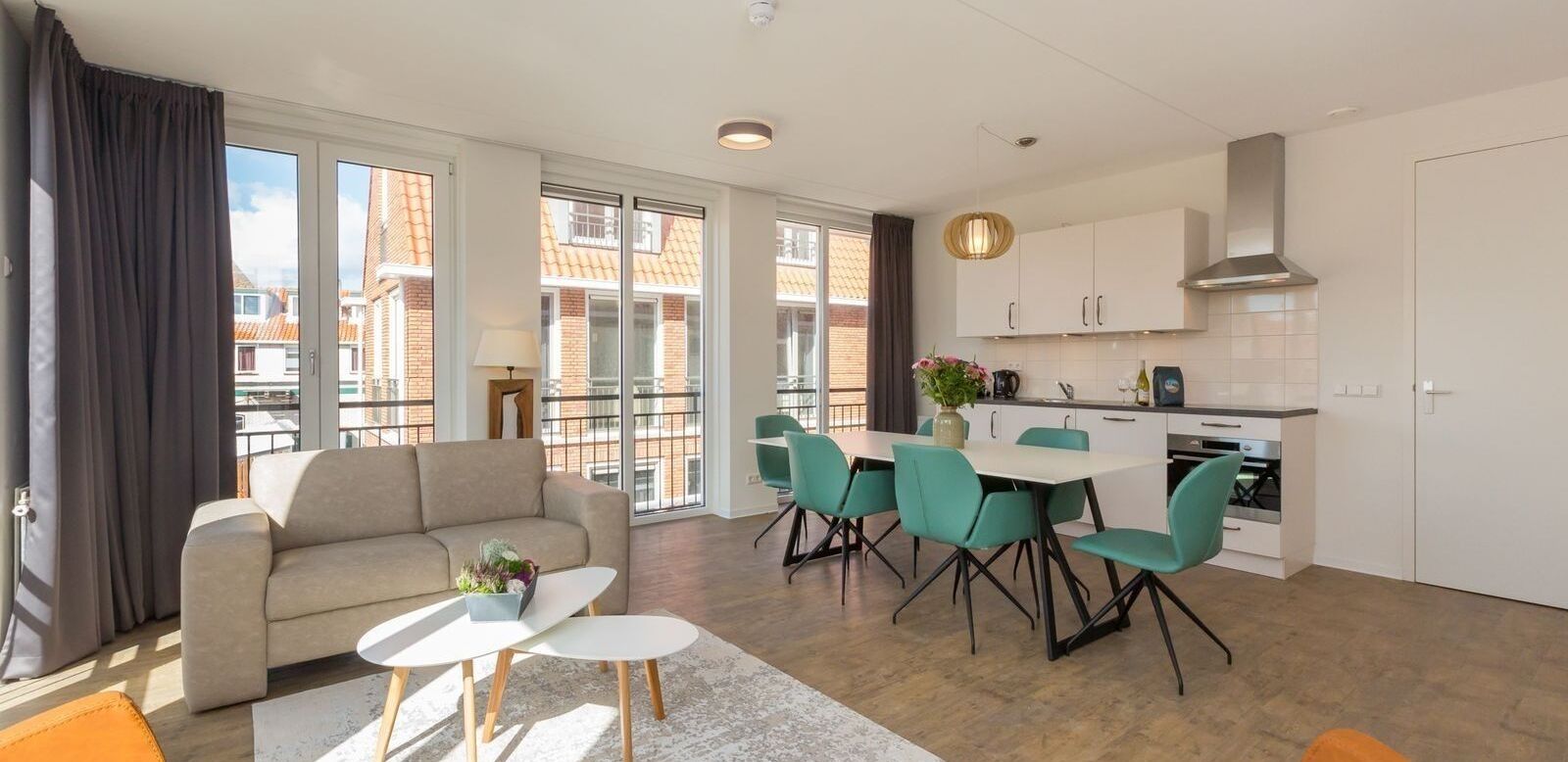 المنشأة من الداخل