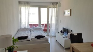 1 bedroom, iron/ironing board, free WiFi, bed sheets - Comfortable Bright Apartment (Tübingen)