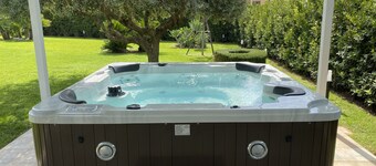 Holiday home Timperosse is an attic in a villa facing the sea